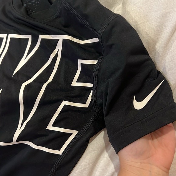 Boys Nike dri fit shirt - Picture 3 of 3